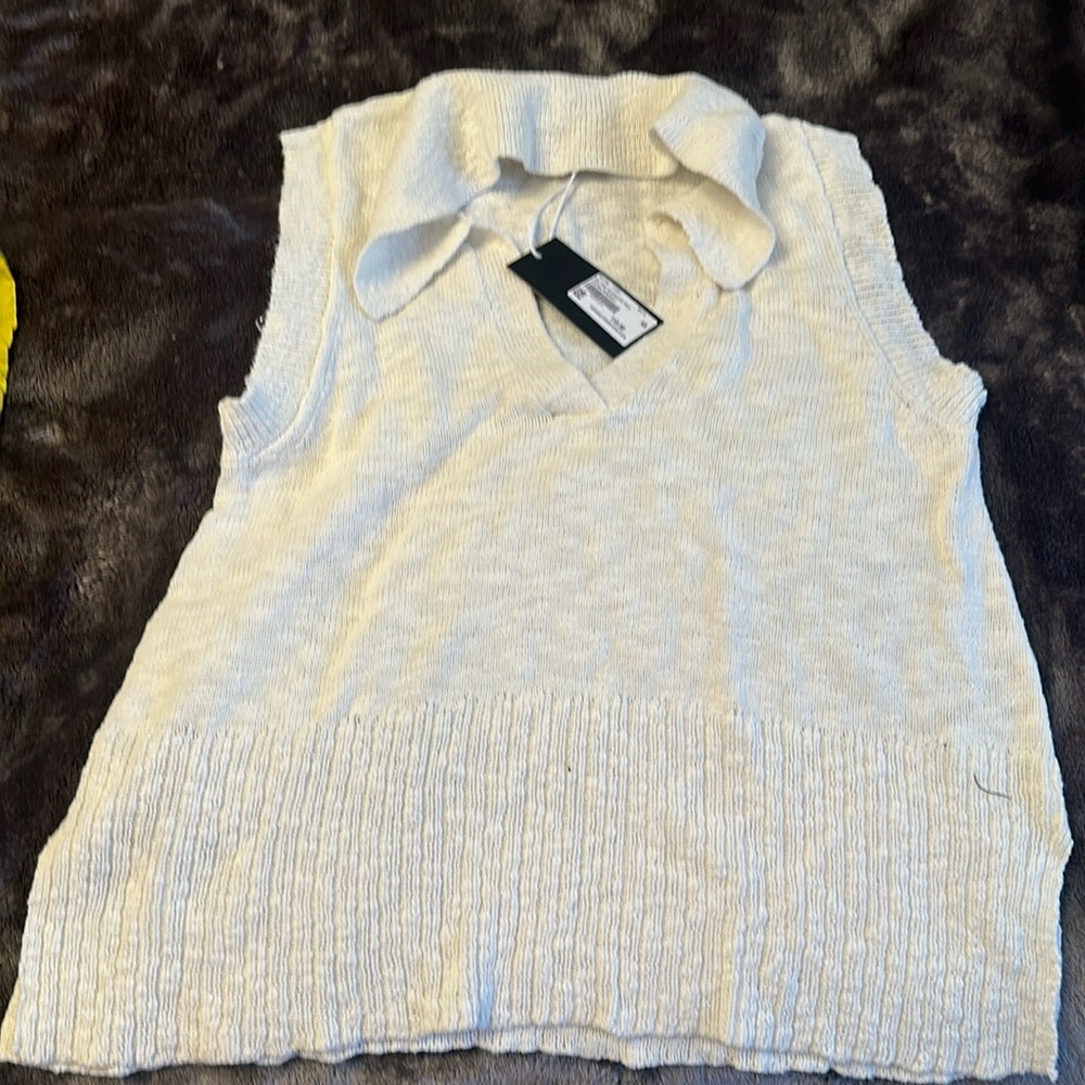 Cotton sleeveless white sweater